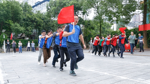 歡度中秋喜迎國慶 宜化集團與宜昌市發(fā)改委共同舉辦趣味運動會(圖2)